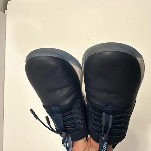 Clove Shoes Classic Navy Healthcare Nursing Comfortable Sneakers Size Women 9.5