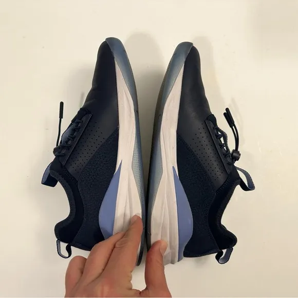Clove Shoes Classic Navy Healthcare Nursing Comfortable Sneakers Size Women 9.5