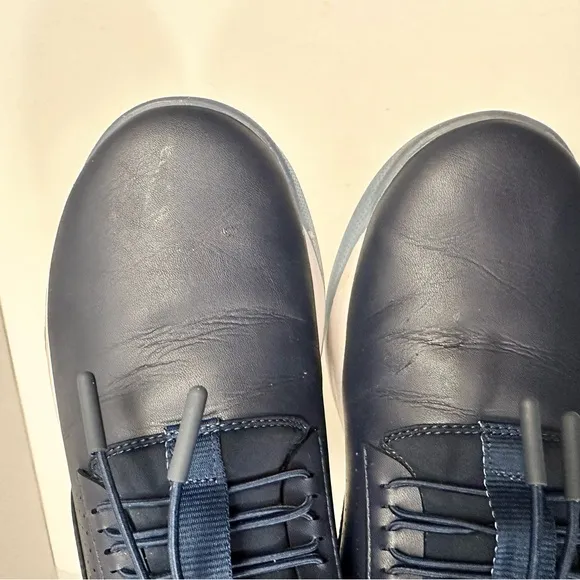 Clove Shoes Classic Navy Healthcare Nursing Comfortable Sneakers Size Women 9.5