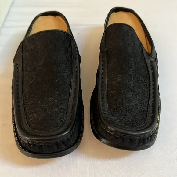 COACH size 11 black vintage monogram flats style name is Vanessa NIB