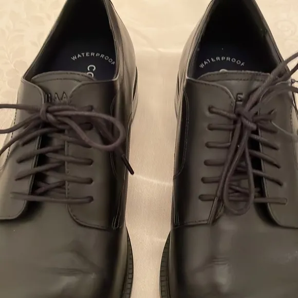 Cole Haan awesome black waterproof oxford, like new (Mlb)