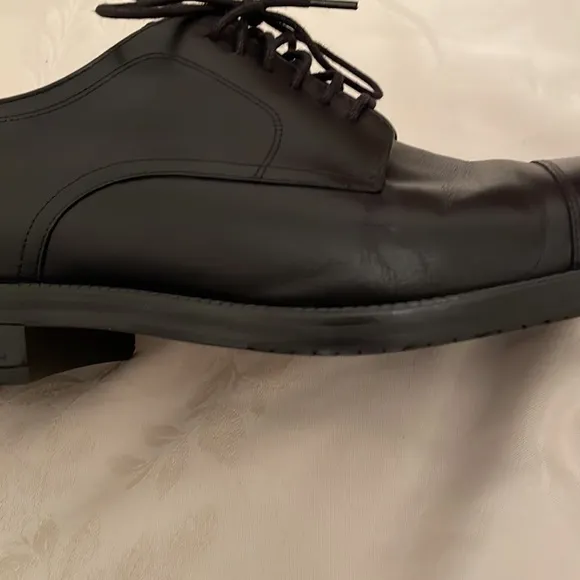 Cole Haan awesome black waterproof oxford, like new (Mlb)