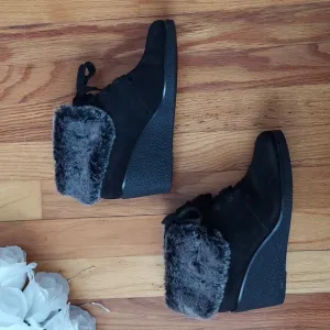 Cole Haan Coralie Black Waterproof Suede Lace-Up Wedge Booties Size 7