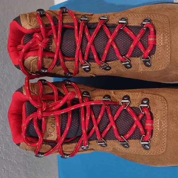 COLUMBIA NEWTON RIDGE PLUS WATERPROOF AMPED SHOES.