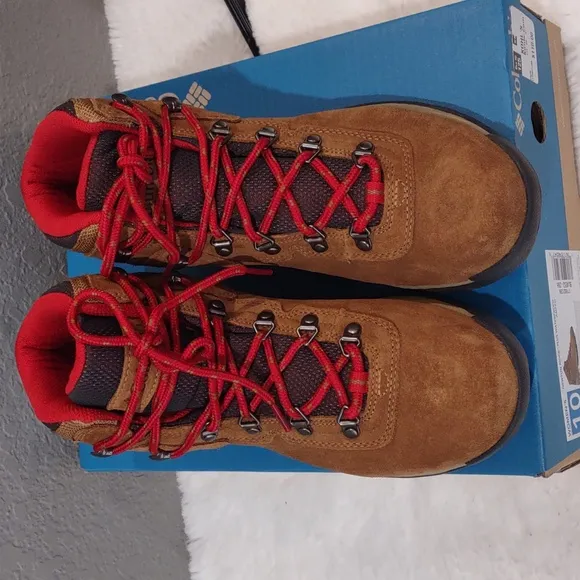 COLUMBIA NEWTON RIDGE PLUS WATERPROOF AMPED SHOES.