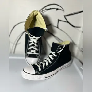 Converse Black and White High-Top Sneakers, Canvas, Like New Men’s 14 Women’s 16