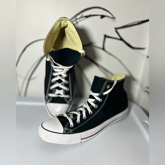 Converse Black and White High-Top Sneakers, Canvas, Like New Men’s 14 Women’s 16