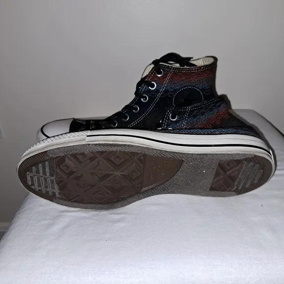 Converse Black and White High-Top Sneakers with Canvas Upper Size 9
