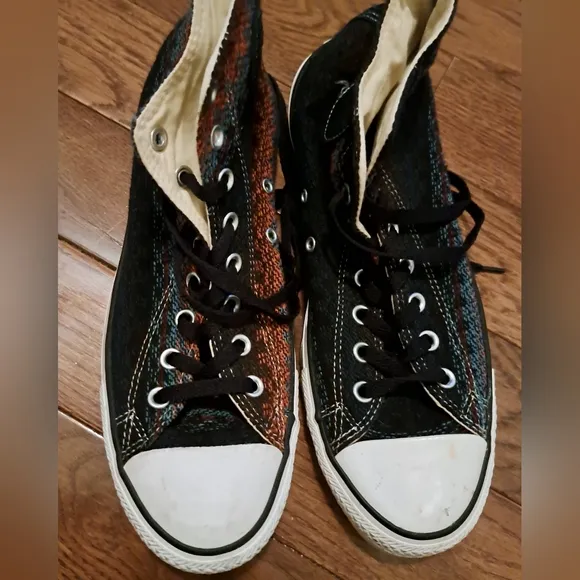 Converse Black and White High-Top Sneakers with Canvas Upper Size 9