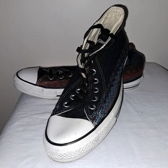 Converse Black and White High-Top Sneakers with Canvas Upper Size 9