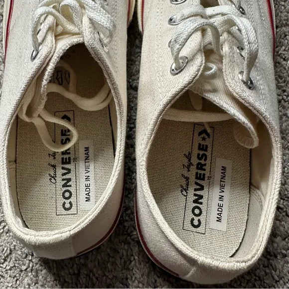 Converse Chuck 70 Low Top Classic Sneakers tan beige streetwear retro throwback