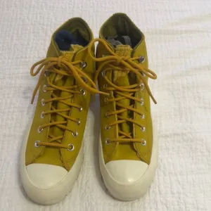 Converse Chuck Taylor All-Star Gore-Tex leather high top sneakers.  Size 7