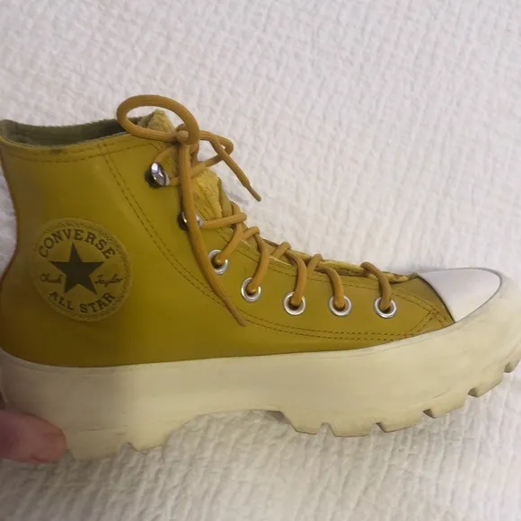 Converse Chuck Taylor All-Star Gore-Tex leather high top sneakers.  Size 7