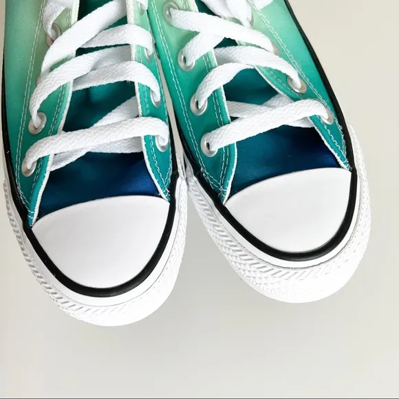 Converse Chuck Taylor All Star Ombre Rainbow High Top Sneakers Women's 5 NWOB