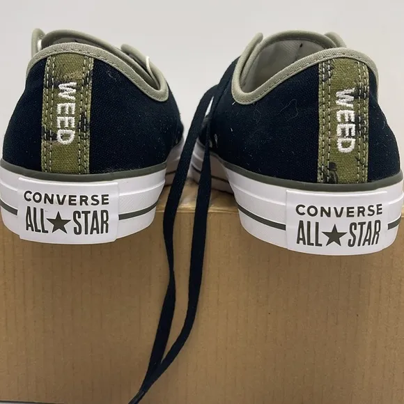 Converse Men’s Chuck Taylor All Star Canvas 152621C Sneakers