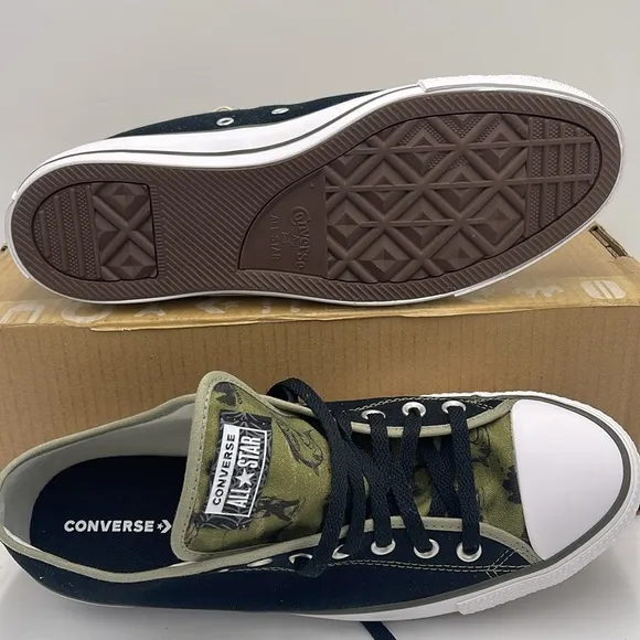 Converse Men’s Chuck Taylor All Star Canvas 152621C Sneakers