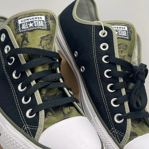 Converse Men’s Chuck Taylor All Star Canvas 152621C Sneakers