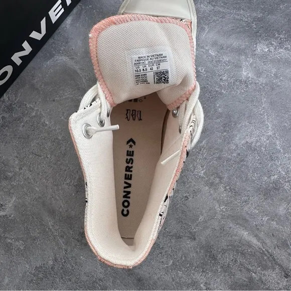 Converse Tiger Hi-Tops EUR 42 Women’s 10.5 NIB New Sneakers Pink Coral