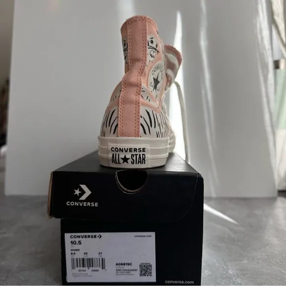 Converse Tiger Hi-Tops EUR 42 Women’s 10.5 NIB New Sneakers Pink Coral