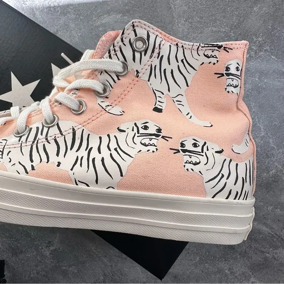 Converse Tiger Hi-Tops EUR 42 Women’s 10.5 NIB New Sneakers Pink Coral