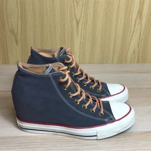 Converse Women’s Heeled Sneakers Size 8.