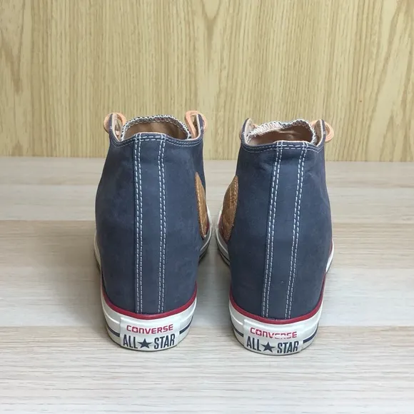 Converse Women’s Heeled Sneakers Size 8.
