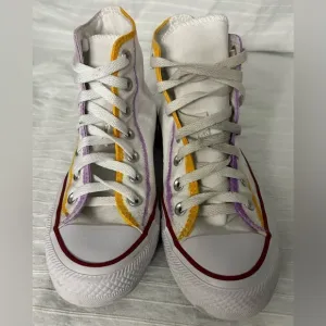 Converse Women’s Hi Top Chuck Taylor Sneakers White/Pink/aqua Canvas M7650 Sz 6