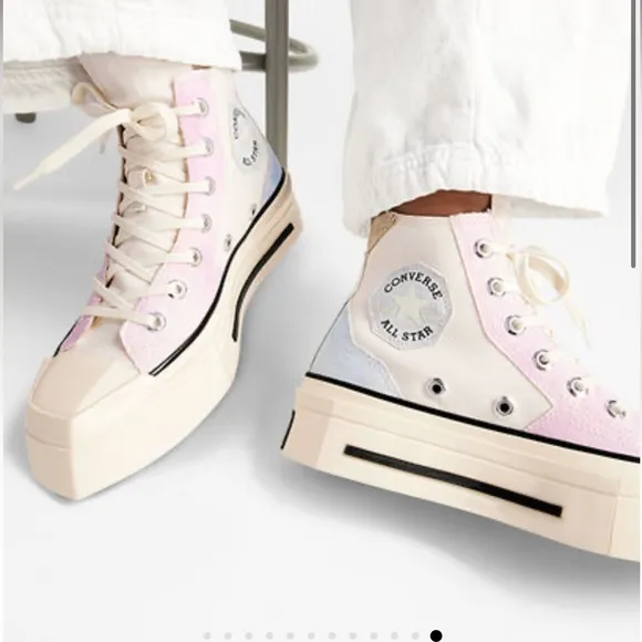 Converse Women's Pink and White Sneakers