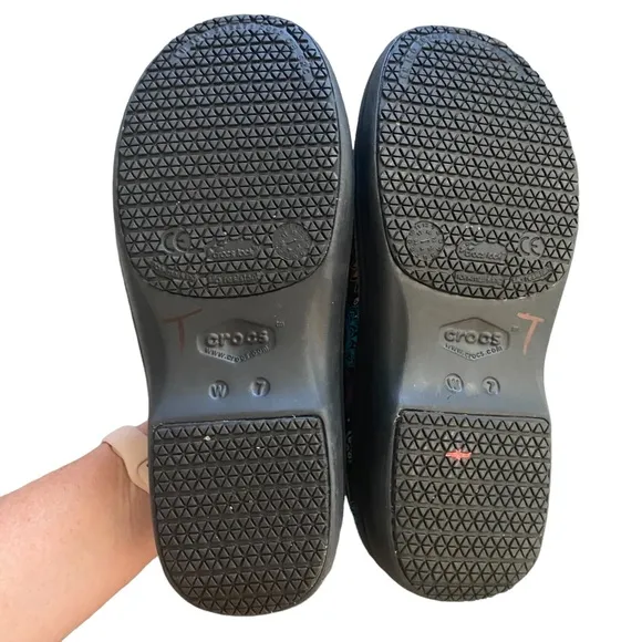 Crocs Colorful Sunburst Neria Pro II Work Shoes 7