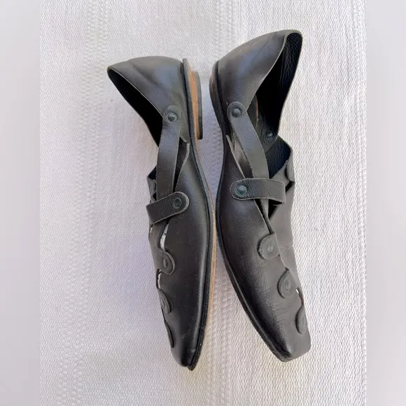 CYDWOQ Black Leather Flats Size 38.5/8.5 Made in USA