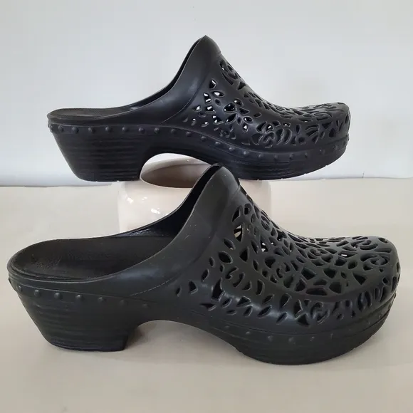 DANSKO PIPPA Sz 10 EU 41 Black Laser Cut Rubber Comfort Mule Clog Slip On EUC!