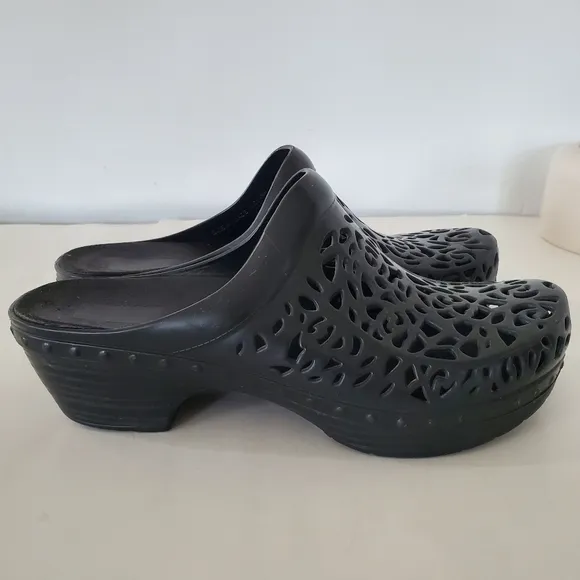 DANSKO PIPPA Sz 10 EU 41 Black Laser Cut Rubber Comfort Mule Clog Slip On EUC!
