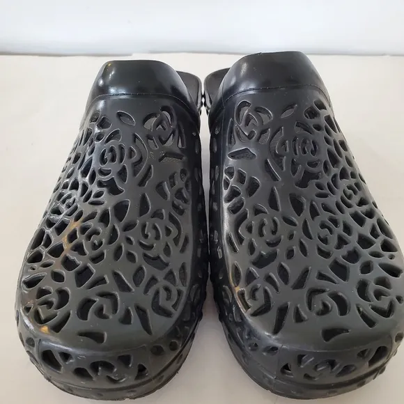 DANSKO PIPPA Sz 10 EU 41 Black Laser Cut Rubber Comfort Mule Clog Slip On EUC!