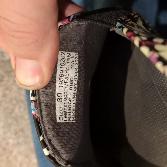 Dansko Women's 39 Euro (9 US) Black and white with floral pattern  😍 CUTE!! 😍