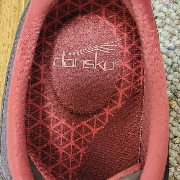 Dansko women's Sabrina slip resistant brown walking shoes sz 40 (7.5-8)