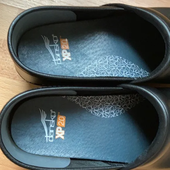 Dansko XP 2.0 Black Leather Slip-Resistent Shoes
