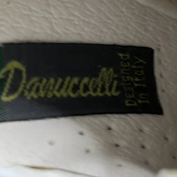 Danuccelli shiny white leather w glove leather lining and aerated arch support