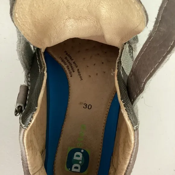D.D.STEP Boys Tan Leather Padded Arch Support Shoes Sneakers Sz EU 30