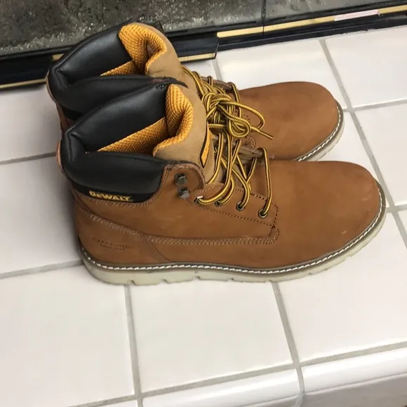 DeWalt Men's Halogen 6 in. Work Boots - Soft Toe