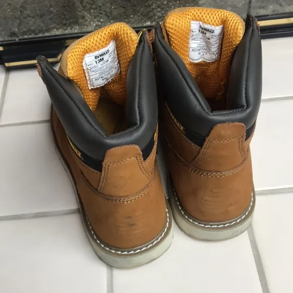 DeWalt Men's Halogen 6 in. Work Boots - Soft Toe