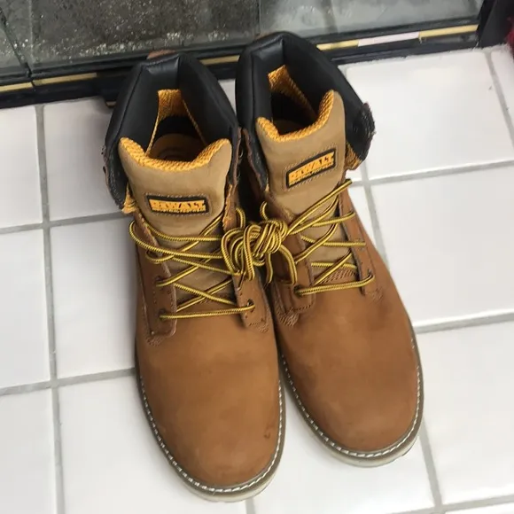 DeWalt Men's Halogen 6 in. Work Boots - Soft Toe
