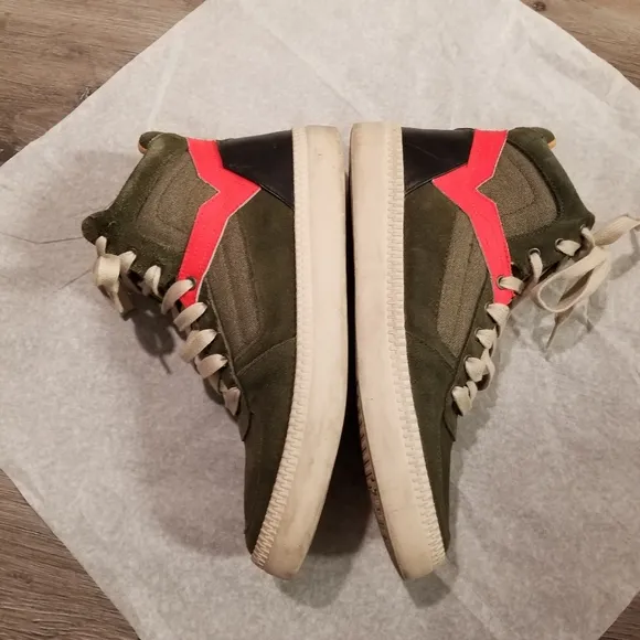 Diesel Suede Leather V Is For Diesel S-Spaark Mid Sneakers in Olive