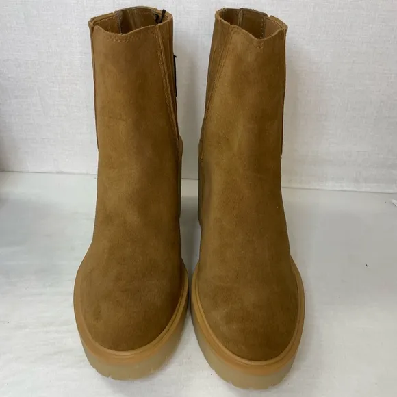 Dolce‎ Vita Caster H2O Booties Suede, Size 9.5 Boots