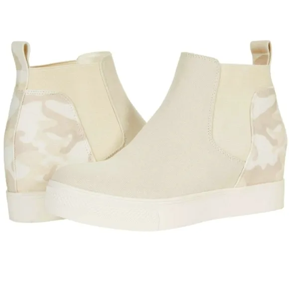 Dolce Vita (Size 8.5) Camo &amp; Natural Canvas &quot;Wanderer&quot; Hi Top Wedge Sneakers