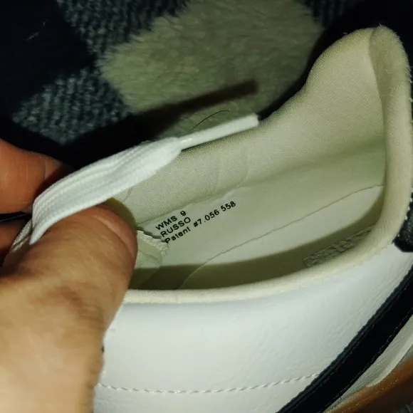 DOLCE VITA Voyage lone Line Lace Up Sneakers - Size 9