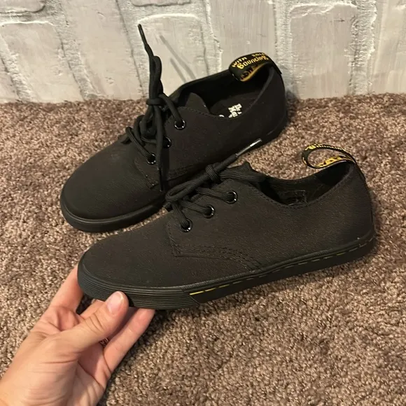 Dr. Martens airwair black canvas Santanita junior sneakers size 1