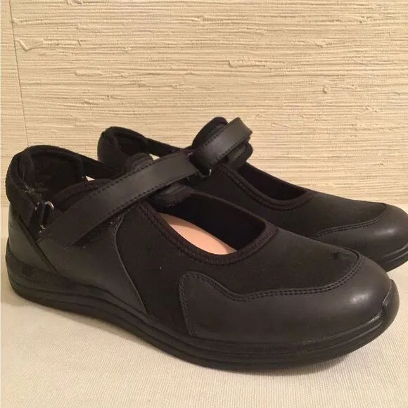 Drew Women's Buttercup Casual Shoes