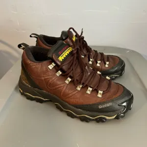 DUNHAM Waffle Stomper Womens 8.5 B BOOTS WATERPROOF Vibram Sole HIKING leather