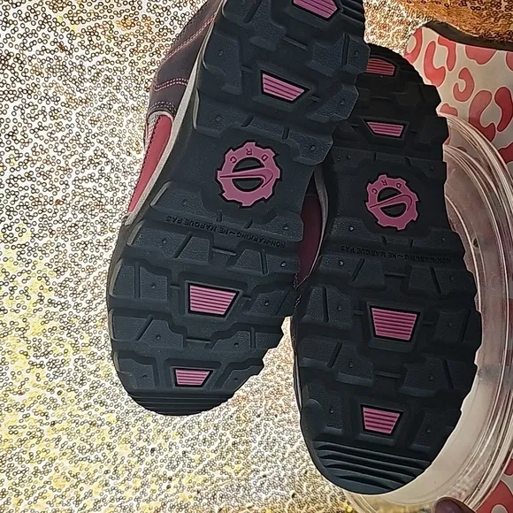 E New w/ o tags Rose pink Nike hiking ndestrukt grey sz 5Y