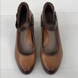 Earth Women's Garnet Almond Leather Brown Heels Size 10